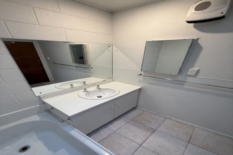 Photo of property in 2/72 Creyke Road, Ilam, Christchurch, 8041