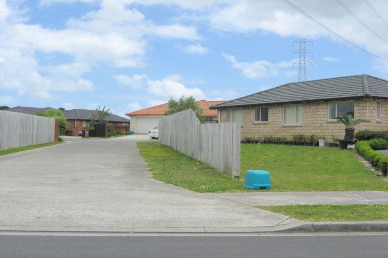 Photo of property in 13 Morewa Place, Takanini, 2112