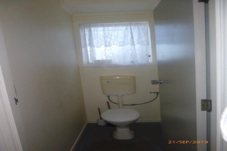 Photo of property in 7 Kemp Road, Massey, Auckland, 0614