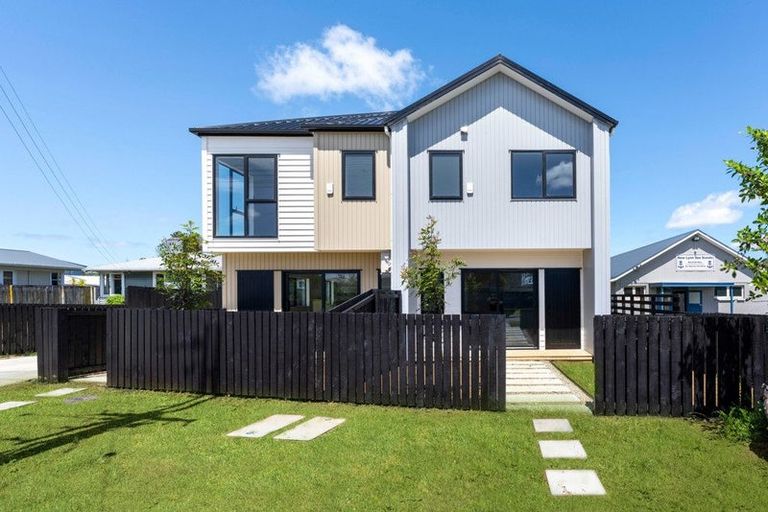 Photo of property in 6/18 Albert Road, Kelston, Auckland, 0602