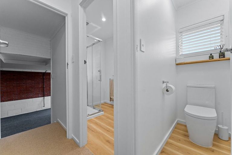 Photo of property in 1/18 Shakespeare Road, Milford, Auckland, 0620