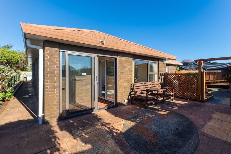 Photo of property in 1 Inverell Place, Waikanae, 5036