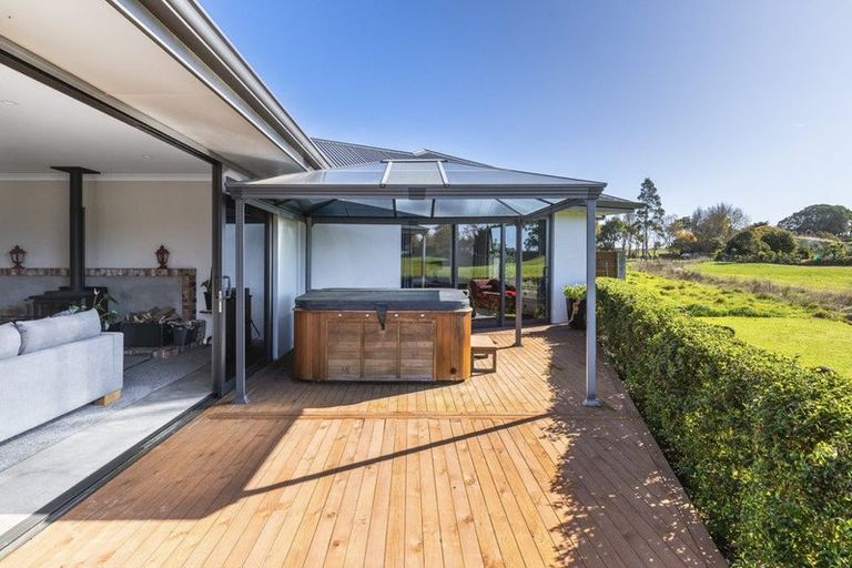 Photo of property in 10 Hanalin Drive, Marton, 4710