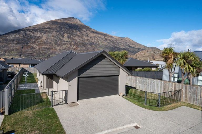 Photo of property in 8b Judge And Jury Drive, Lake Hayes, Queenstown, 9304