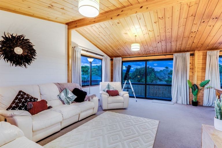 Photo of property in 29 James Cook Drive, Whitby, Porirua, 5024