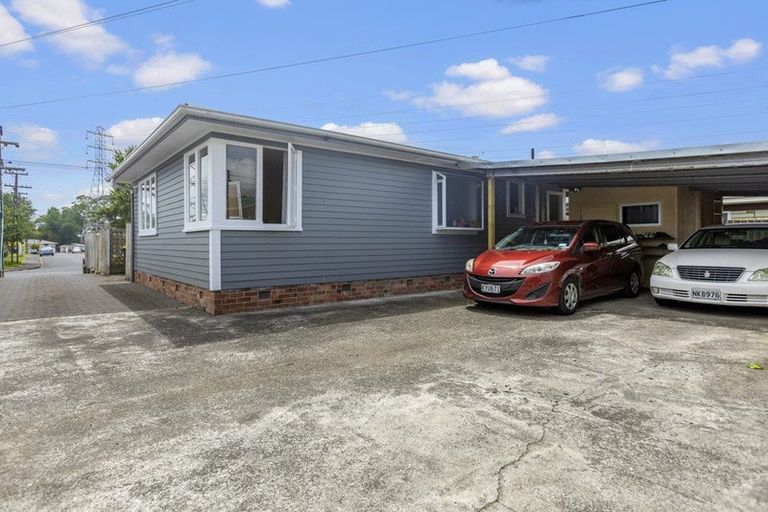 Photo of property in 42 Tiraumea Drive, Pakuranga, Auckland, 2010