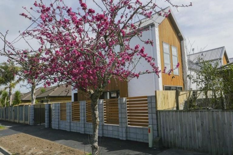 Photo of property in 24u4 Lyon Street, Frankton, Hamilton, 3204