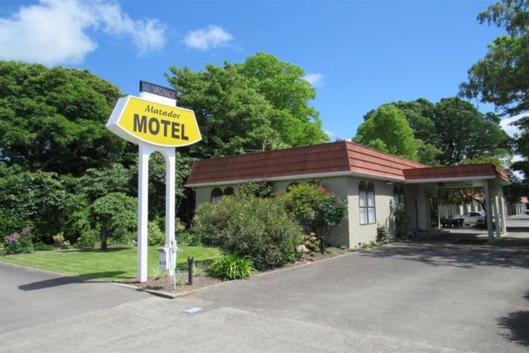Photo of property in 187 High Street North, Carterton, 5713