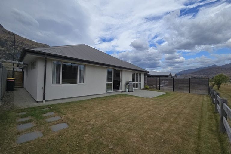 Photo of property in 3 Northbrook Place, Lower Shotover, Queenstown, 9304