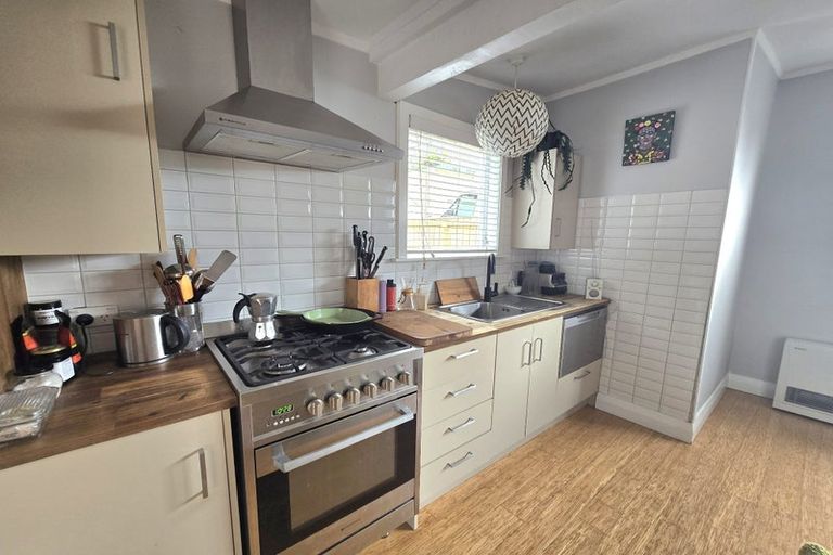 Photo of property in 32 Todman Street, Brooklyn, Wellington, 6021