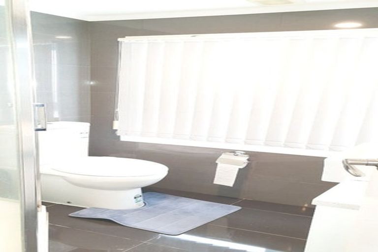 Photo of property in 1/104 Bond Crescent, Forrest Hill, Auckland, 0620