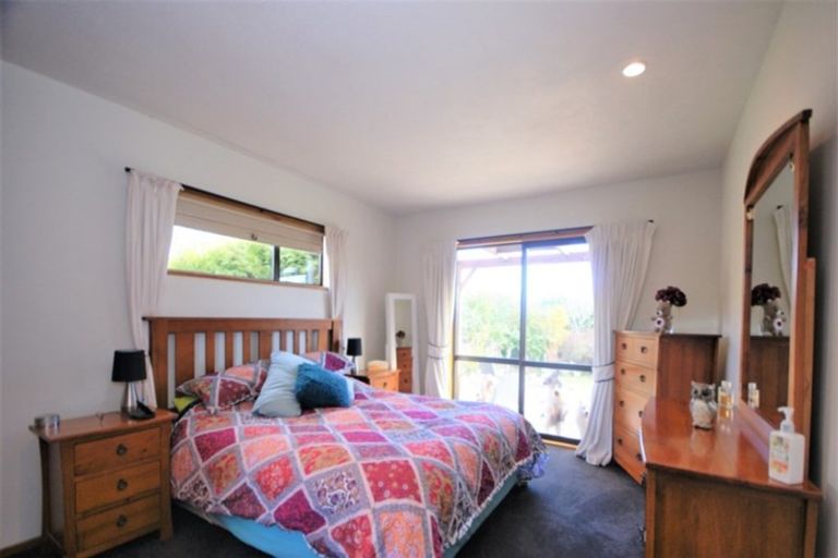 Photo of property in 15 Karaka Road, Waikari, 7420