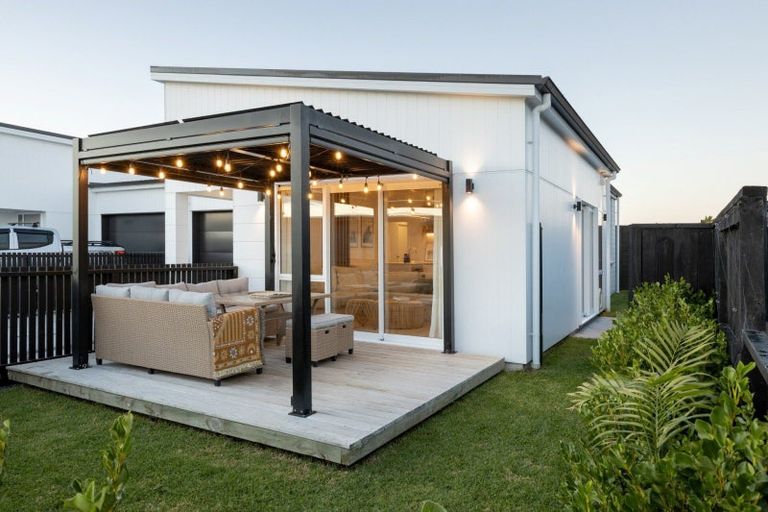 Photo of property in 2 Julie Lane, Papamoa, 3118