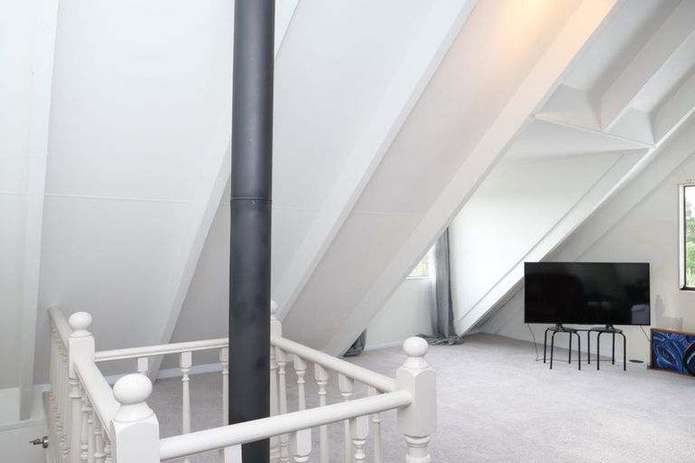 Photo of property in 67 Kotare Street, Waikanae, 5036