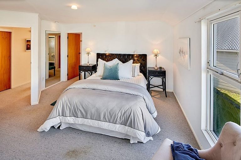 Photo of property in 110 Lyall Parade, Lyall Bay, Wellington, 6022