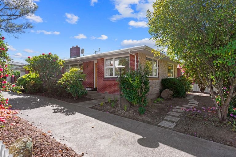 Photo of property in 6 Pulford Place, Ilam, Christchurch, 8041