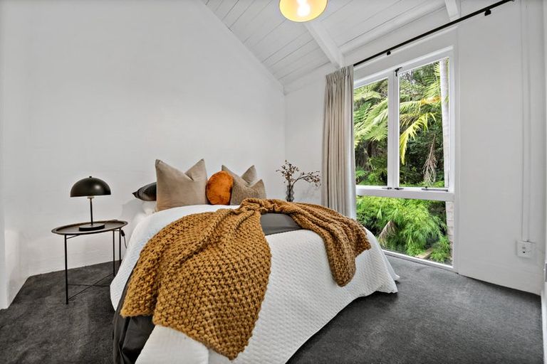 Photo of property in 26 Braemar Road, Castor Bay, Auckland, 0620