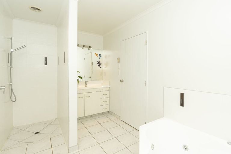 Photo of property in 1 San Clemento Way, Rototuna, Hamilton, 3210