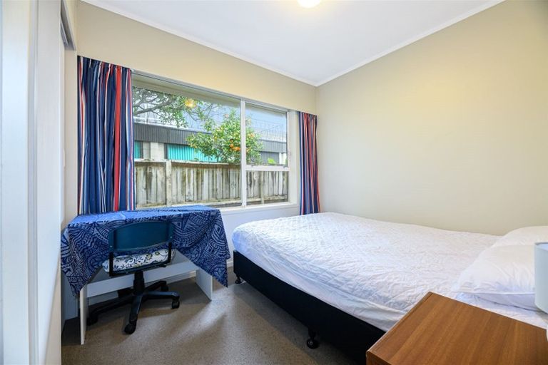 Photo of property in 69 Hepburn Road, Glendene, Auckland, 0602