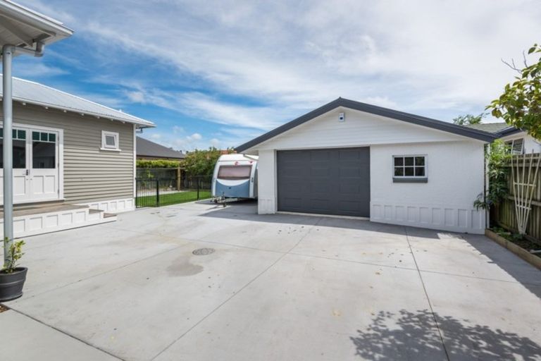 Photo of property in 192 Riverlaw Terrace, Saint Martins, Christchurch, 8022