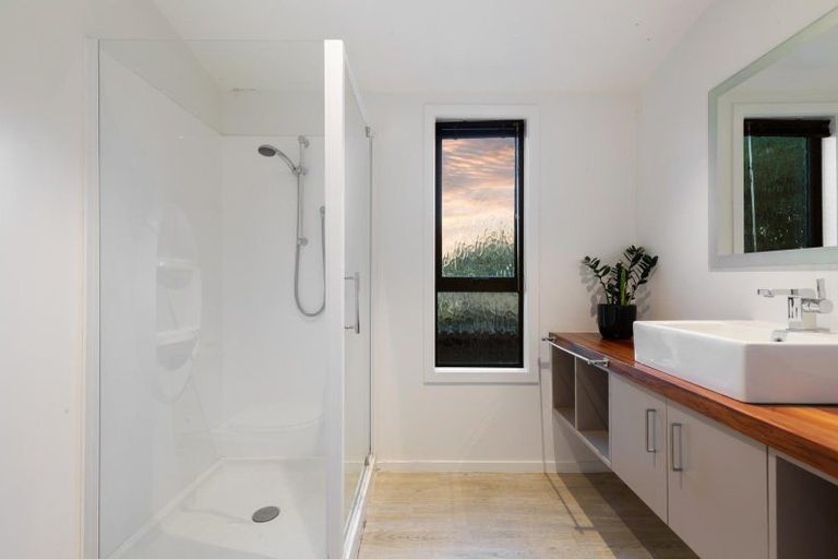 Photo of property in 32 Sarahs Hill, Hahei, Whitianga, 3591