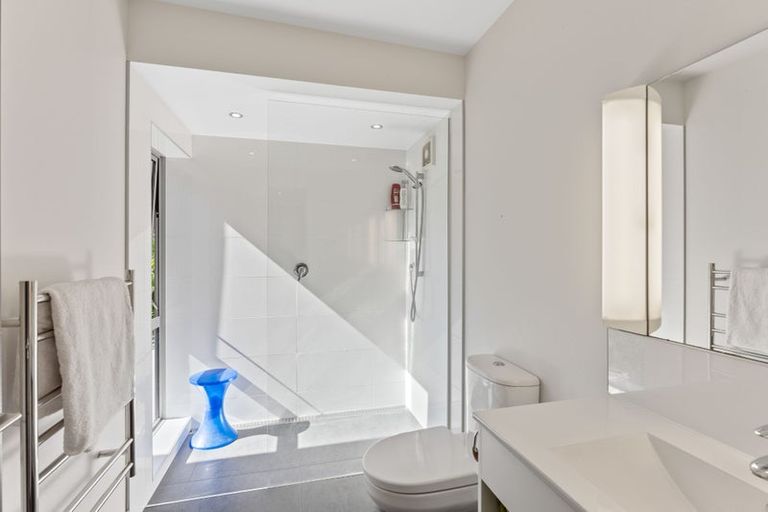 Photo of property in 118 Ngarara Road, Waikanae, 5036