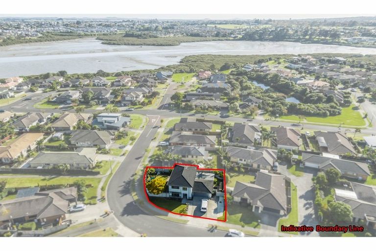 Photo of property in 8 Bellshill Close, Wattle Downs, Auckland, 2103