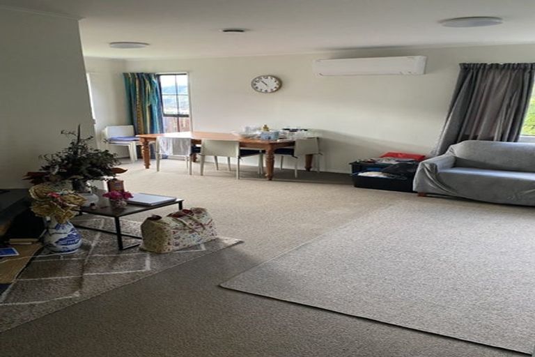 Photo of property in 10 Westra View, Tawa, Wellington, 5028