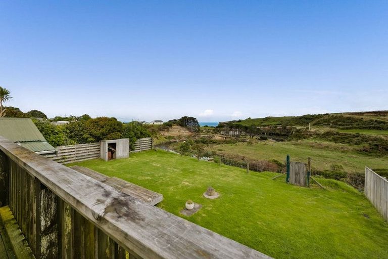 Photo of property in 52 Kawei Road, Ohawe, Hawera, 4671