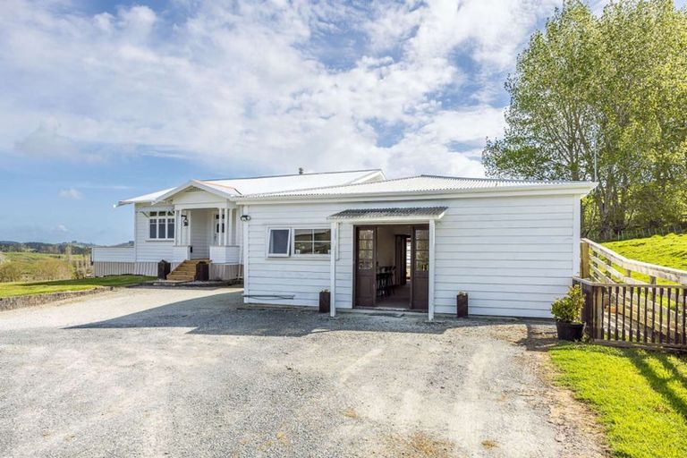 Photo of property in 27 Church Hill Road, Port Albert, Wellsford, 0973