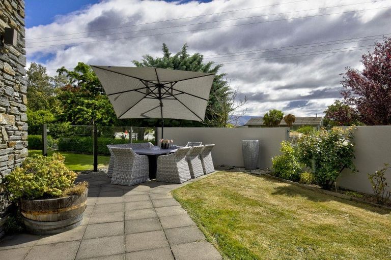 Photo of property in 19 Hall Road, Bannockburn, Cromwell, 9384