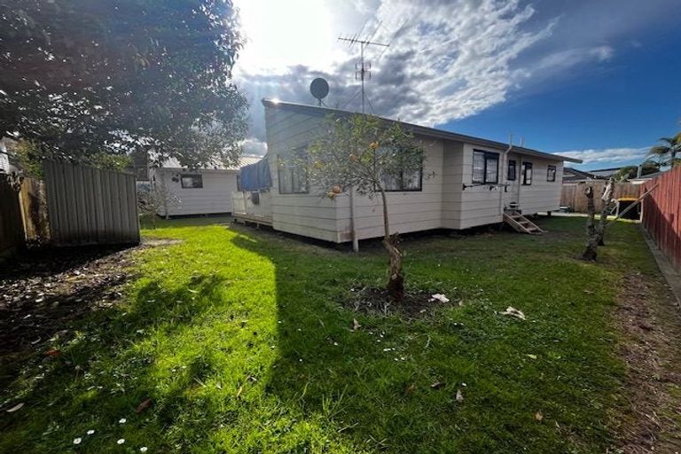 Photo of property in 20 Ocean View Road, Northcote, Auckland, 0627