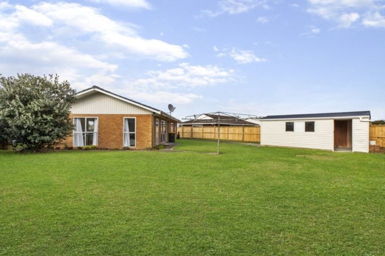 Photo of property in 21 Calthorp Close, Favona, Auckland, 2024