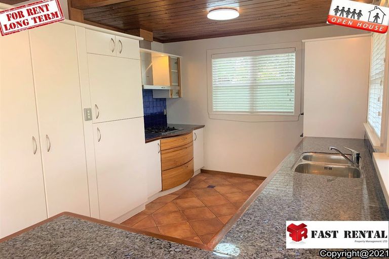 Photo of property in 83 Red Beach Road, Red Beach, 0932