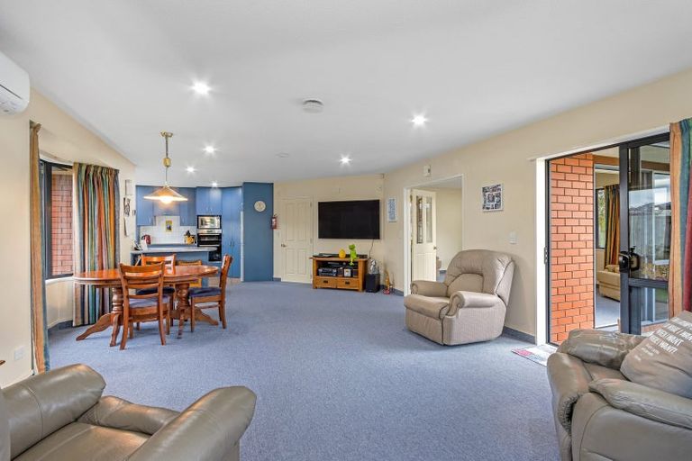 Photo of property in 21 Langley Place, Belfast, Christchurch, 8051