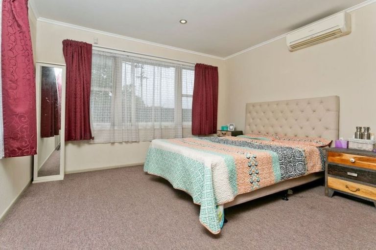 Photo of property in 672 Te Atatu Road, Te Atatu Peninsula, Auckland, 0610