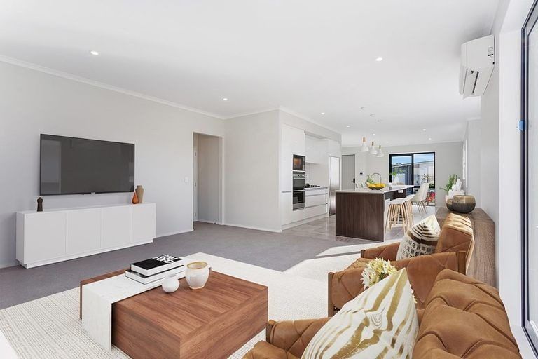 Photo of property in 17 Kuku Avenue, Red Beach, 0932