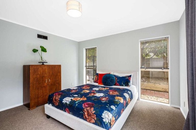 Photo of property in 2 Pohue Grove, Stokes Valley, Lower Hutt, 5019