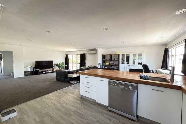 Photo of property in 1/125 Springs Road, Hornby, Christchurch, 8042