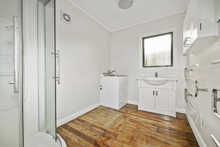 Photo of property in 82 Pembroke Road, Northland, Wellington, 6012