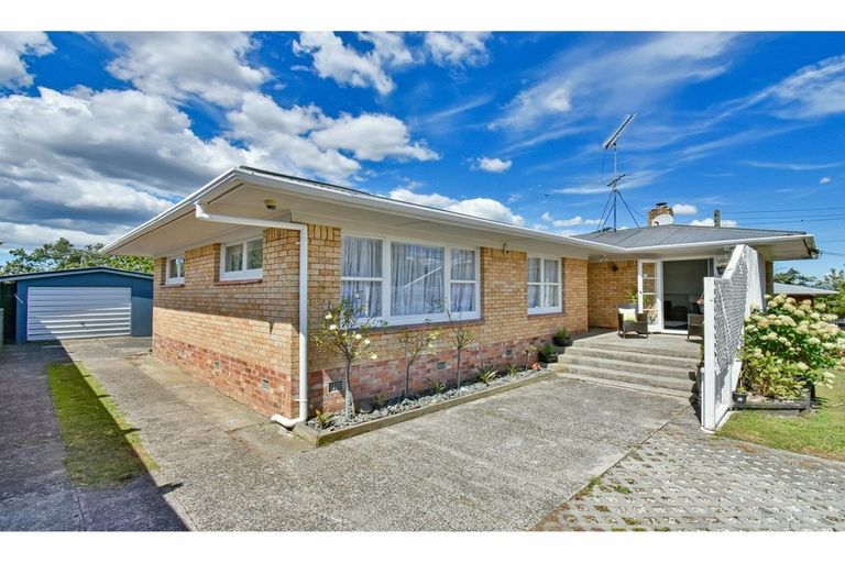 Photo of property in 45 Christmas Road, Manurewa, Auckland, 2102