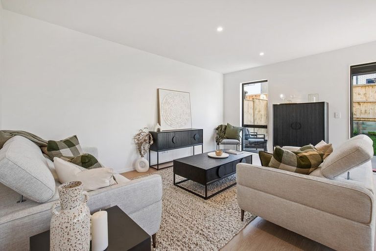 Photo of property in 529 Massey Road, Mangere, Auckland, 2022