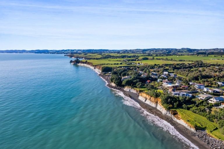 Photo of property in 17 Motukari Place, Onaero, Waitara, 4383