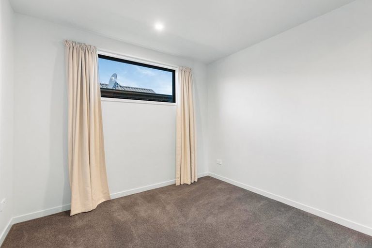 Photo of property in 15 Mount Creighton Crescent, Wanaka, 9305