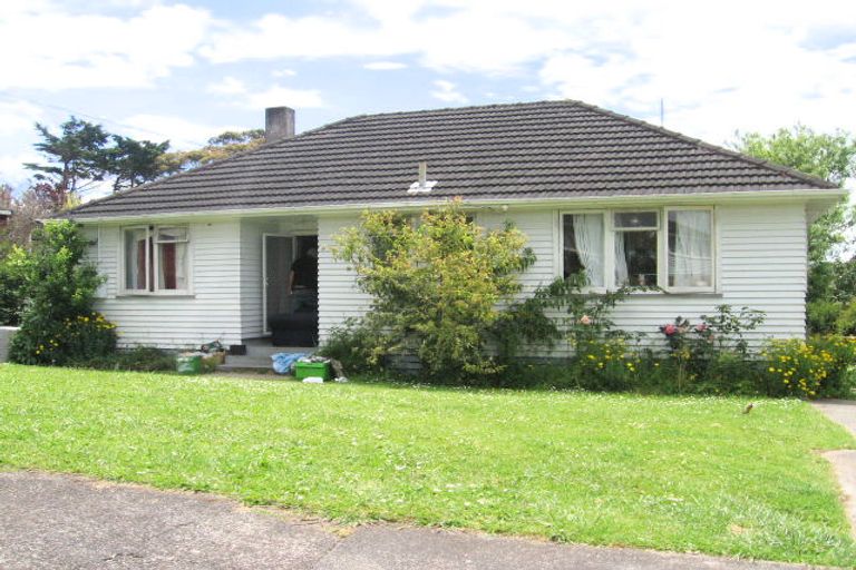 Photo of property in 2 Daphne Road, Papatoetoe, Auckland, 2025