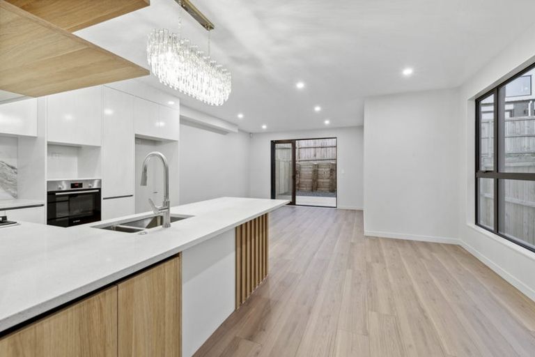 Photo of property in 30b Hearth Street, Flat Bush, 2019