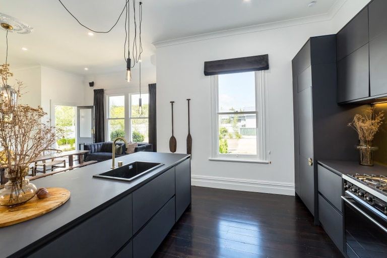 Photo of property in 250 Main Street, Greytown, 5712