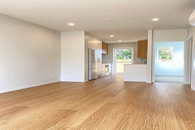 Photo of property in 9/20 James Laurie Street, Henderson, Auckland, 0612