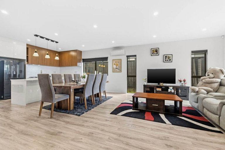 Photo of property in 11 Exmoor Road, Karaka, Papakura, 2113
