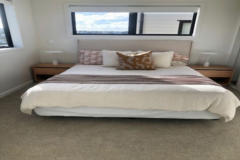 Photo of property in 4/35 Garadice Road, Rothesay Bay, Auckland, 0630
